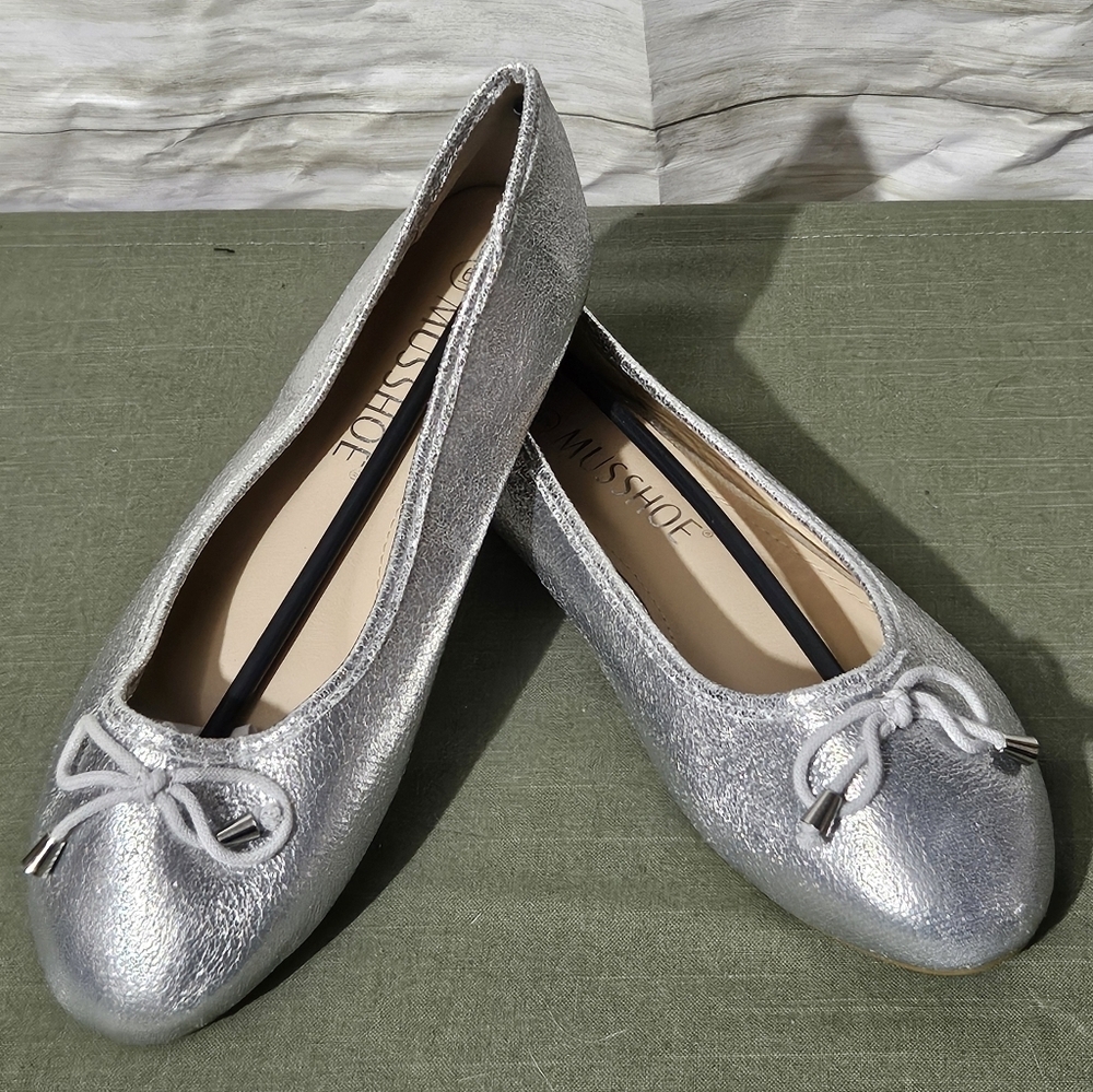 Shimmering Silver Flats with Bow Accent - Picture 2 of 11